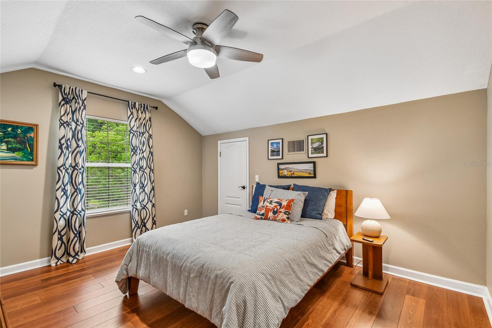 OAKCREST-514 - Residential