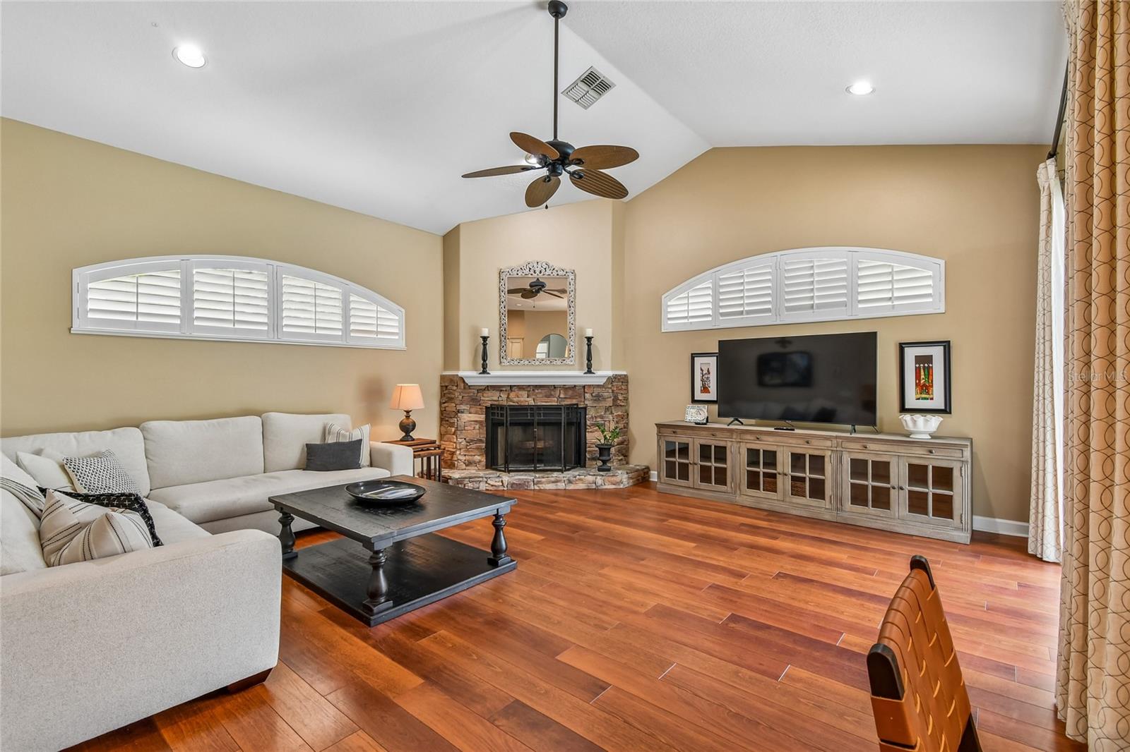 OAKCREST-514 - Residential