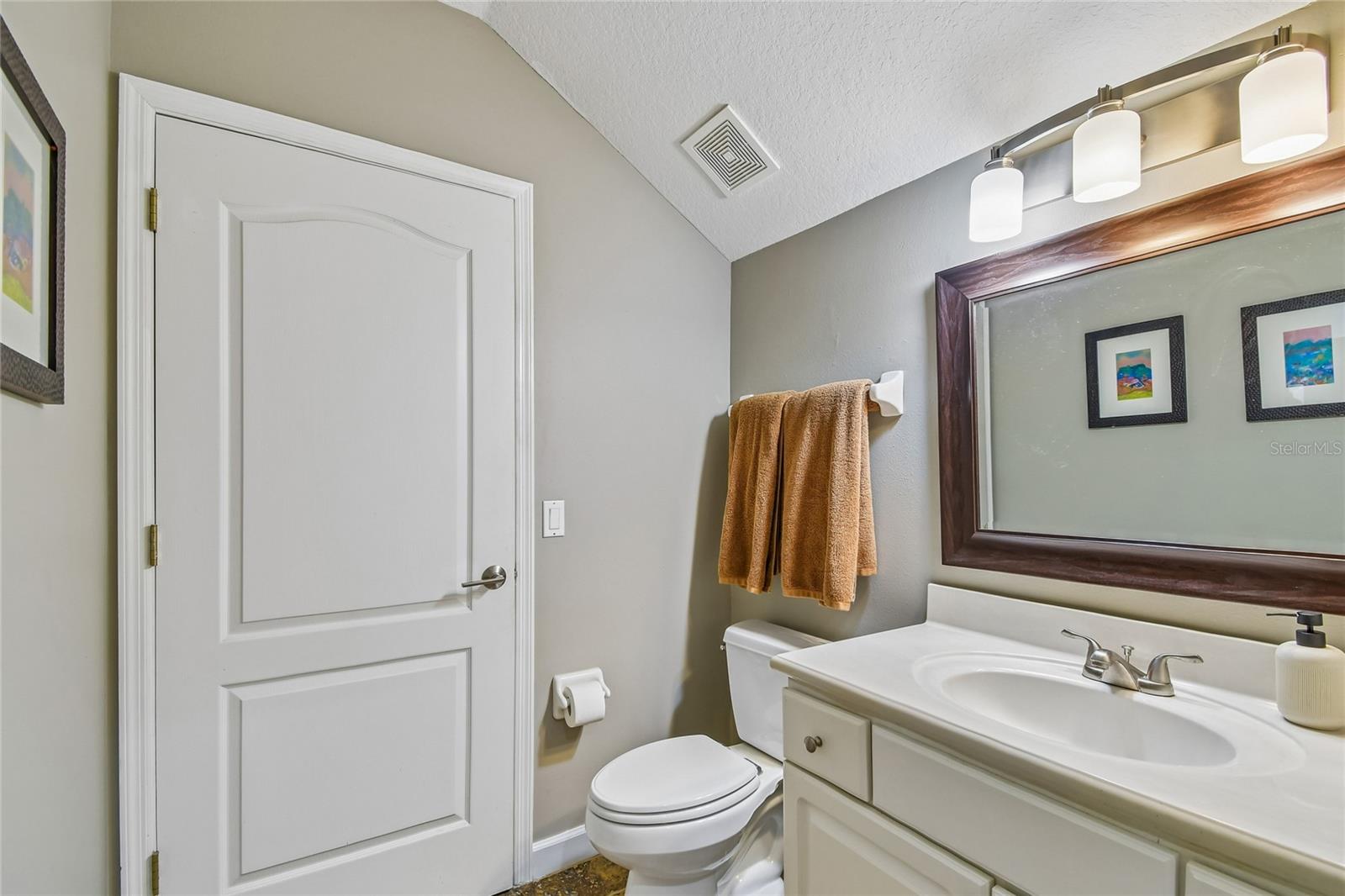 OAKCREST-514 - Residential