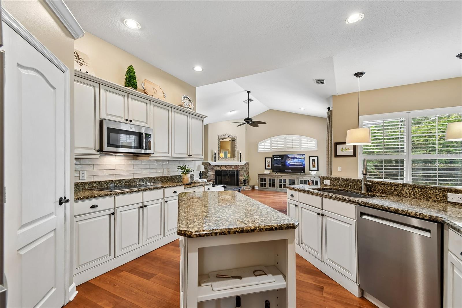 OAKCREST-514 - Residential