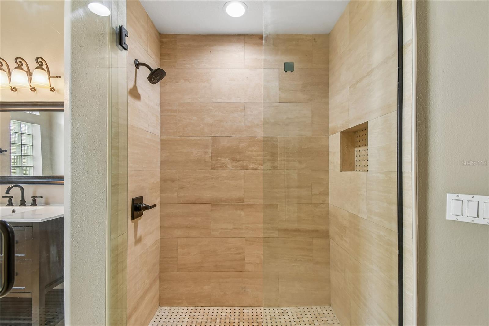 OAKCREST-514 - Residential