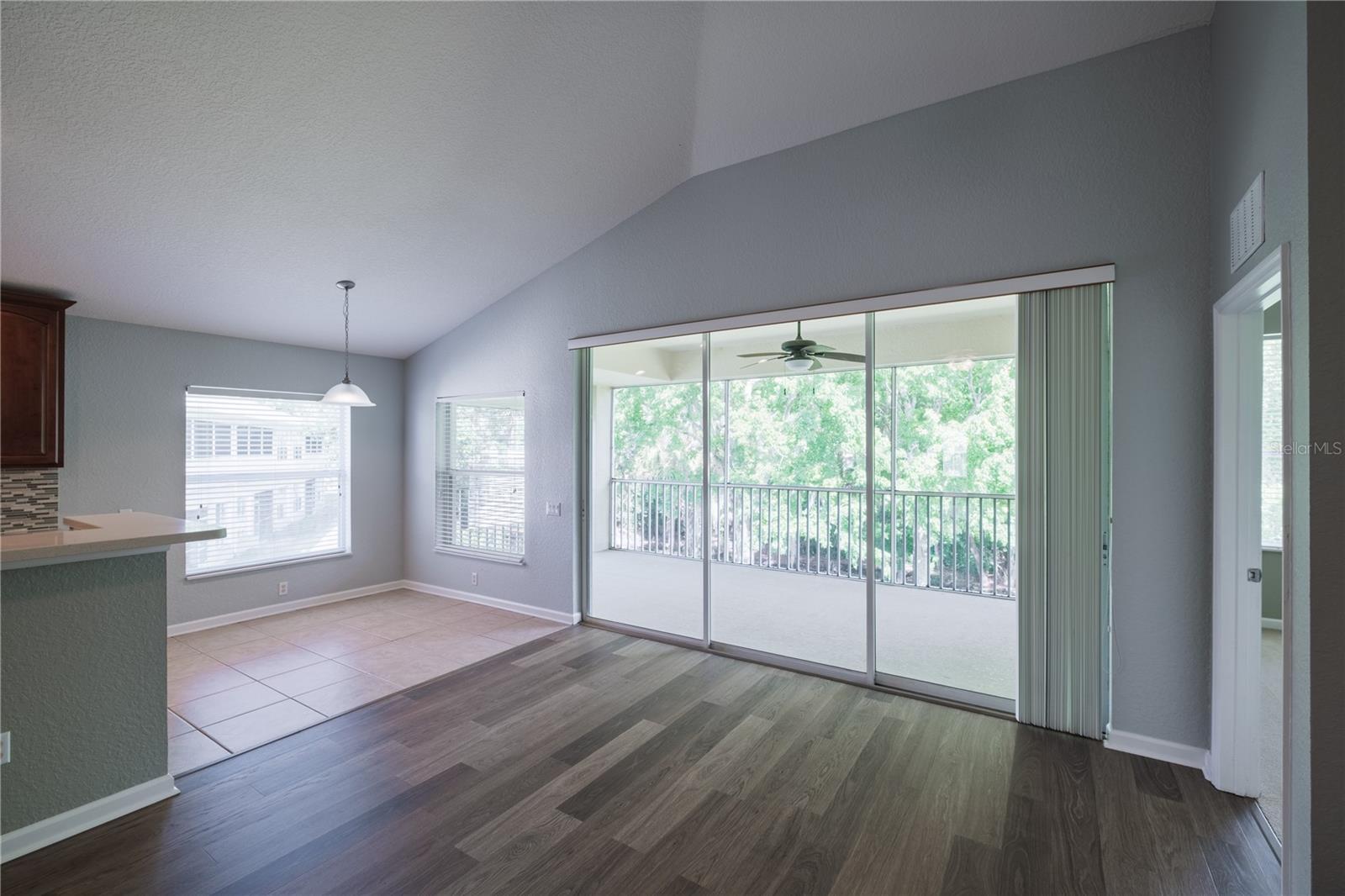 CARRIAGE HOMES AT DUNWOODY COMMONS A CON - Residential