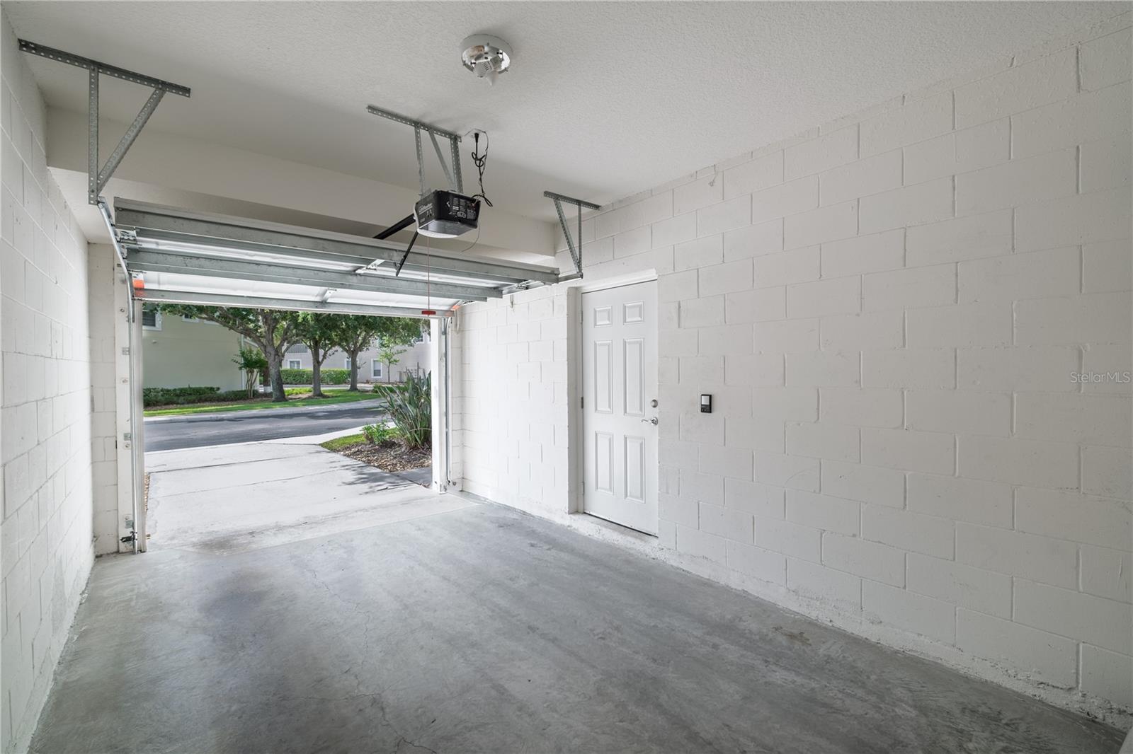 CARRIAGE HOMES AT DUNWOODY COMMONS A CON - Residential