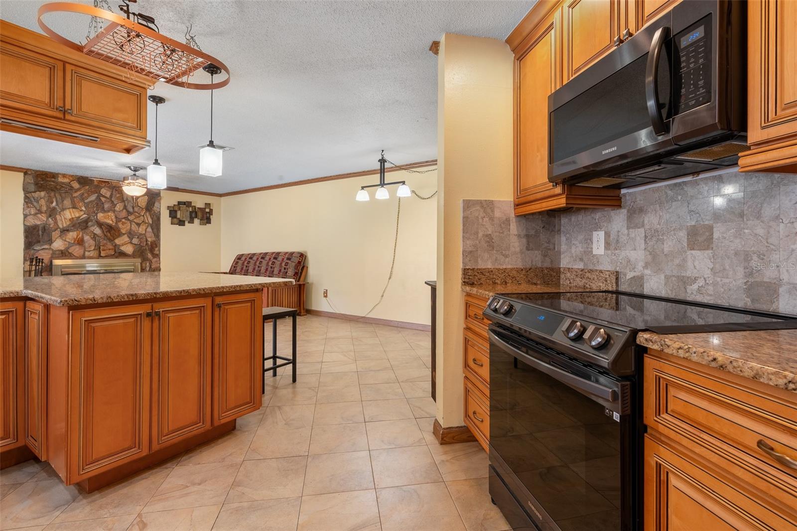 LEONA HEIGHTS - Residential