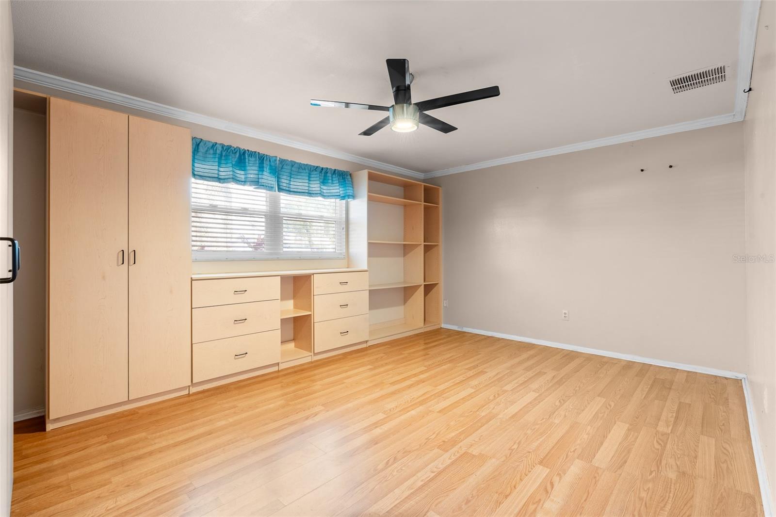 LEONA HEIGHTS - Residential