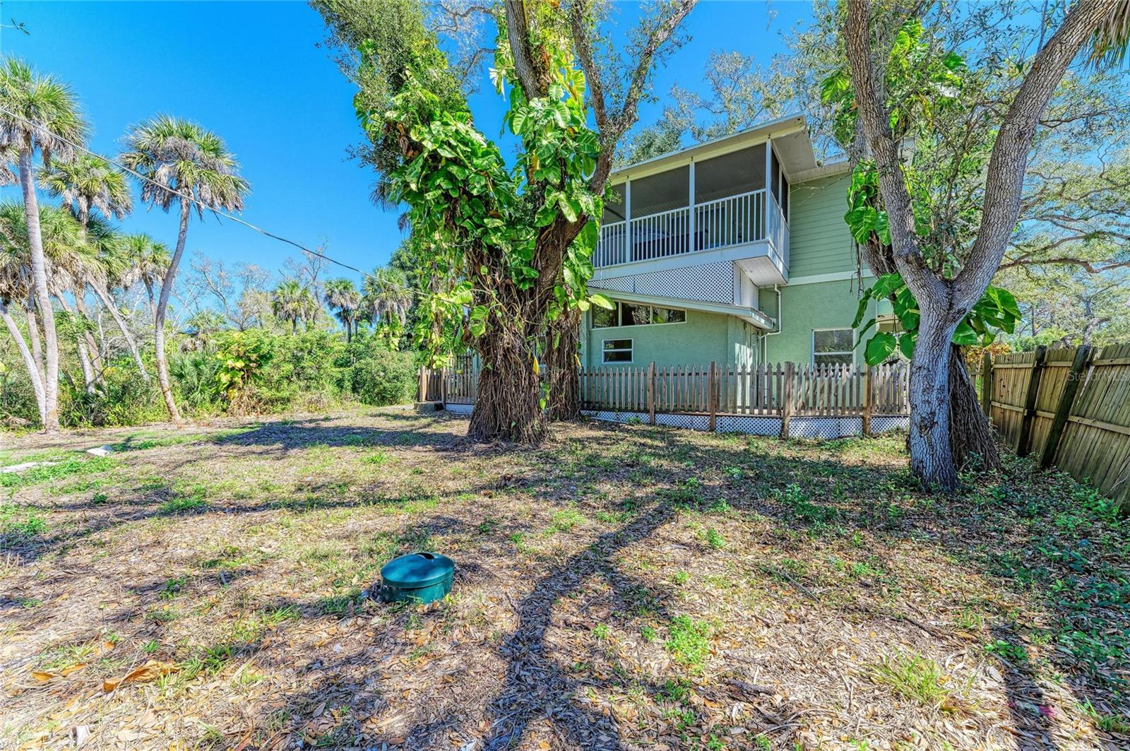 ARTIST ACRES - Residential