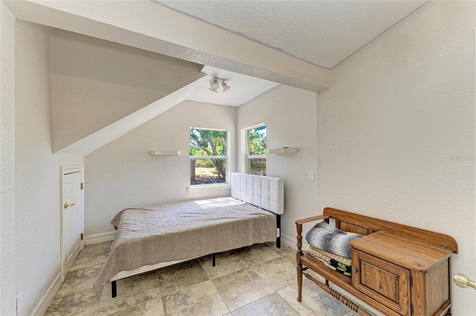 ARTIST ACRES - Residential