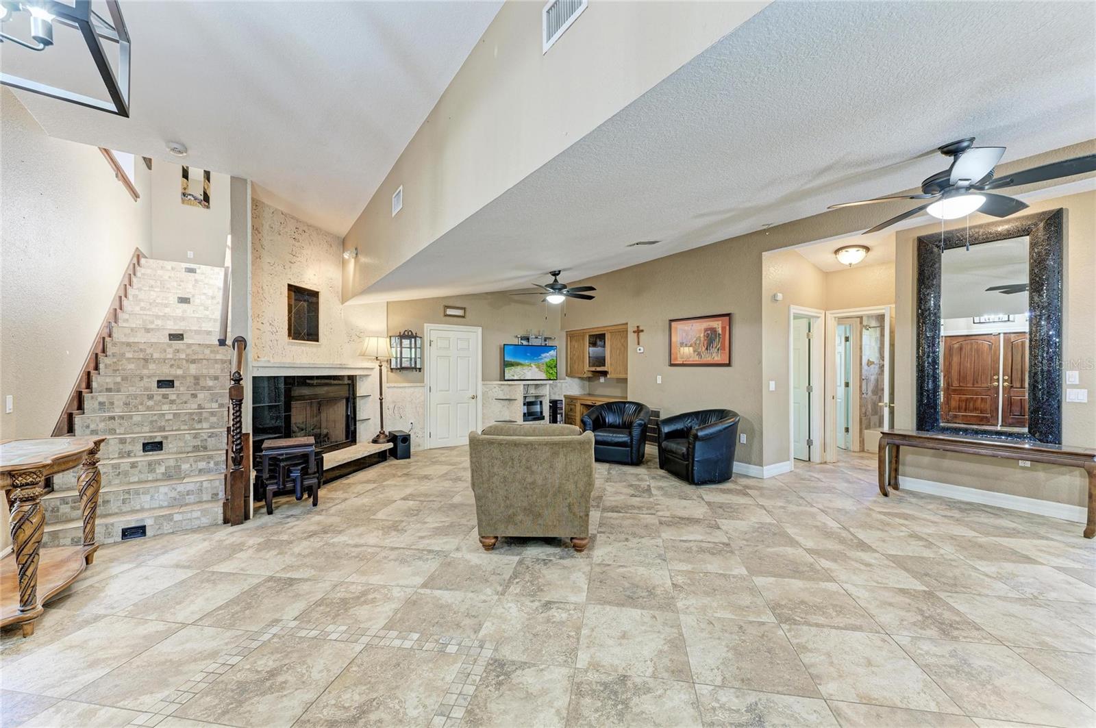 ARTIST ACRES - Residential