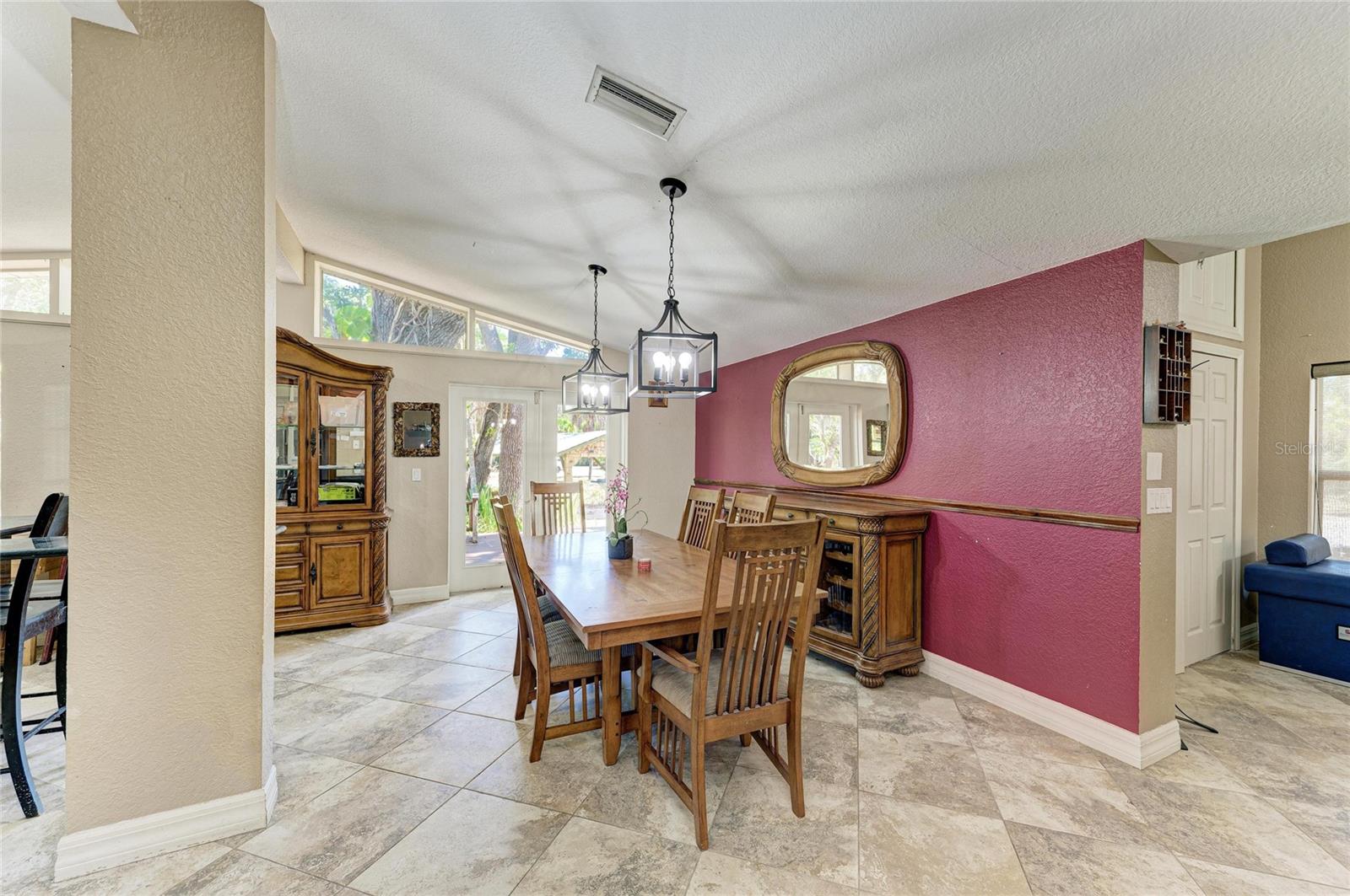 ARTIST ACRES - Residential