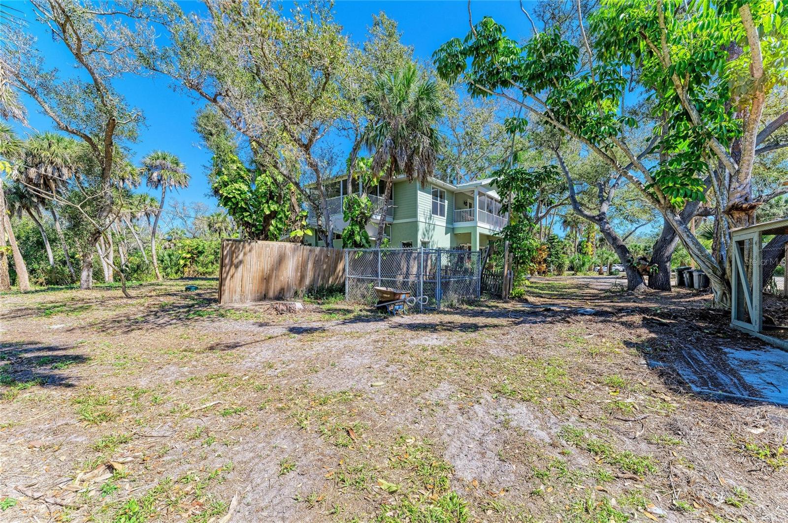 ARTIST ACRES - Residential