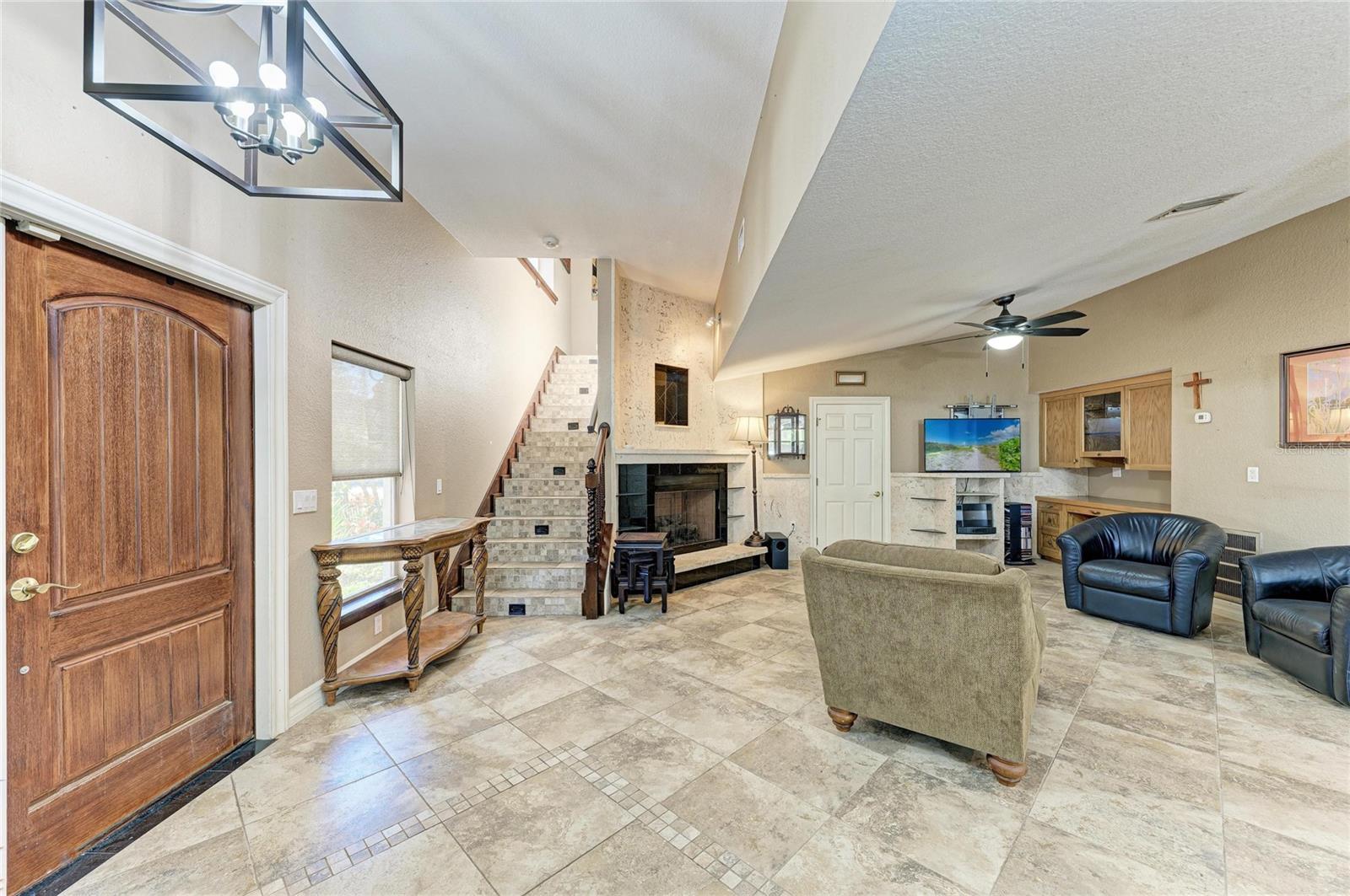 ARTIST ACRES - Residential