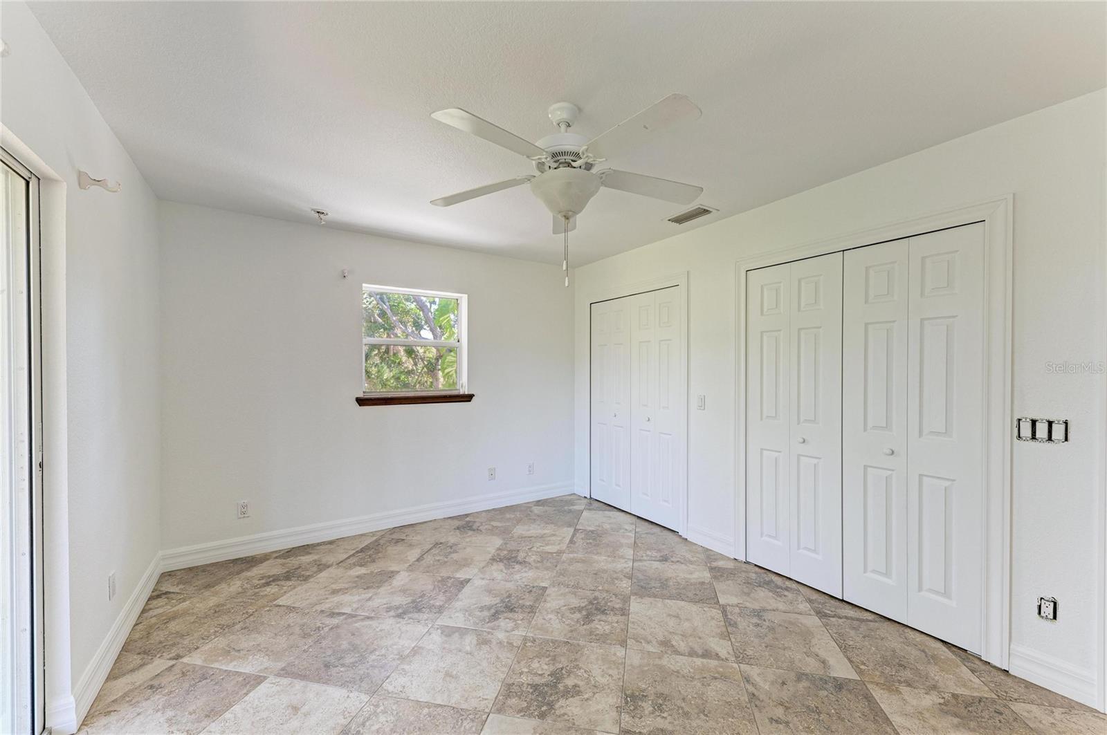 ARTIST ACRES - Residential