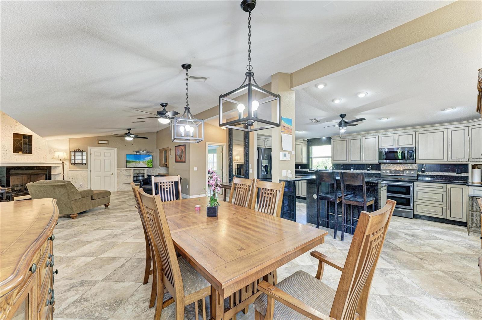 ARTIST ACRES - Residential