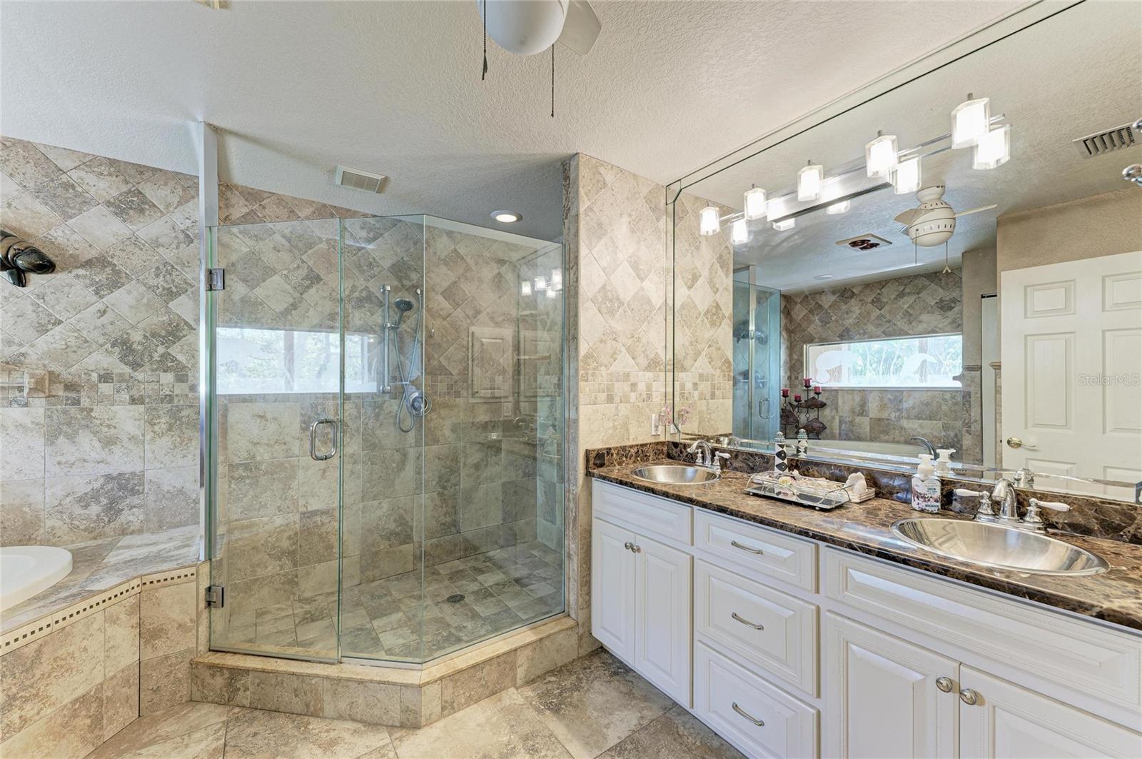 ARTIST ACRES - Residential