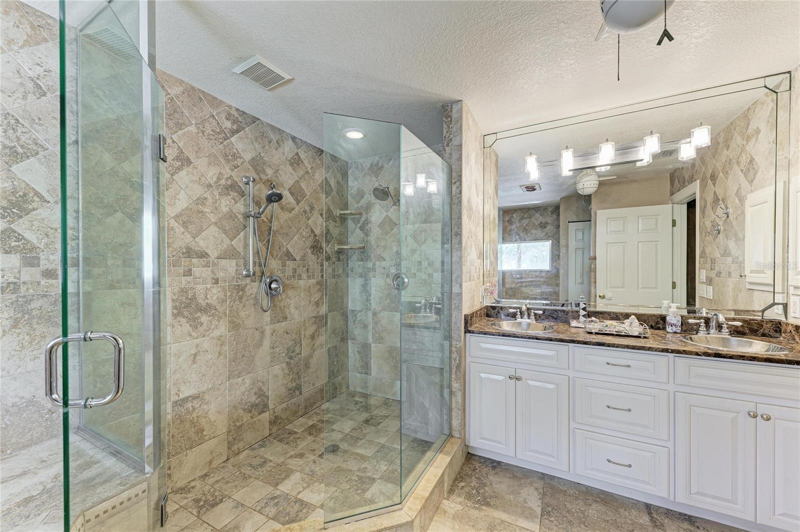 ARTIST ACRES - Residential