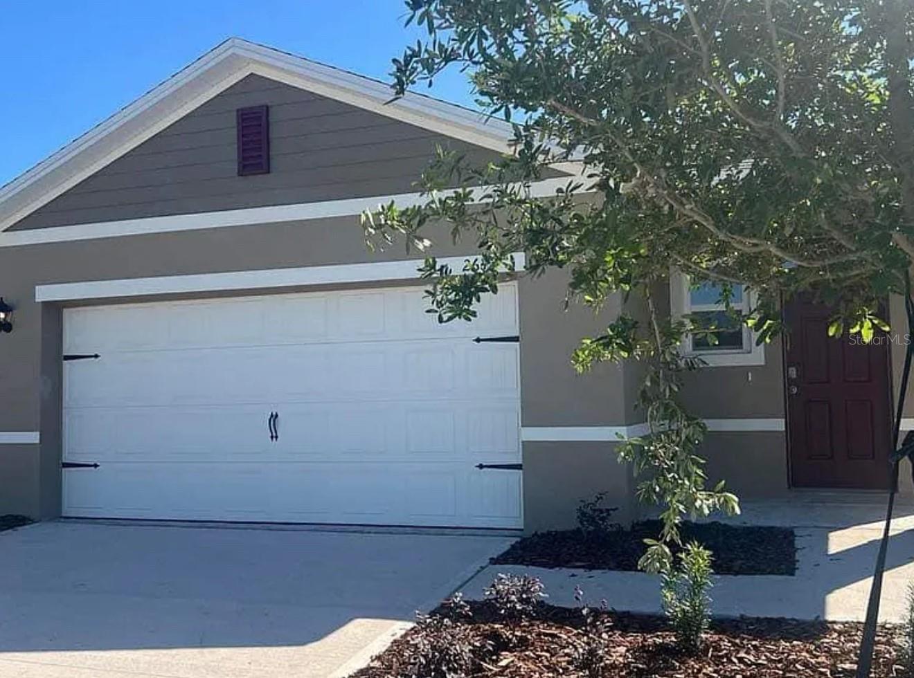 ALMOST NEW!! SINGLE FAMILY, 4 bedroom, 2 bath, 2 car garage overlooking conservancy. 1 story!! Vinyl privacy fence. Fantastic new community called CASCADES in Davenport. Fast growing, ideal community in Polk County Florida. Enjoy your kitchen with stainless steel appliances, spacious granite island and open floorplan. Full size washer and dryer in a dedicated laundry room. Basic Internet through Spectrum INCLUDED.
Premium tile flooring and carpet in bedrooms for comfort. Premium 2 inch vinyl blinds throughout. Steps to pool and playground!! No smoking, no pets please. Hurry!! See our video walkthru. Home is similar to video.
