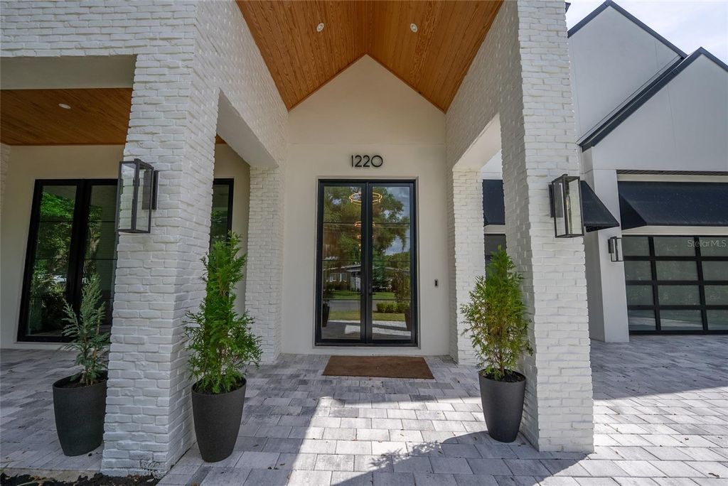 Photo of 1220 Delaney Park Drive, Orlando, FL 32806 (MLS # O6372849)