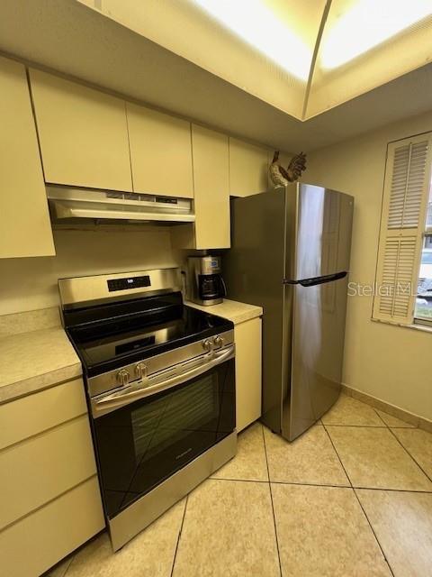 PINEWOOD VILLAGE IV - Residential Lease