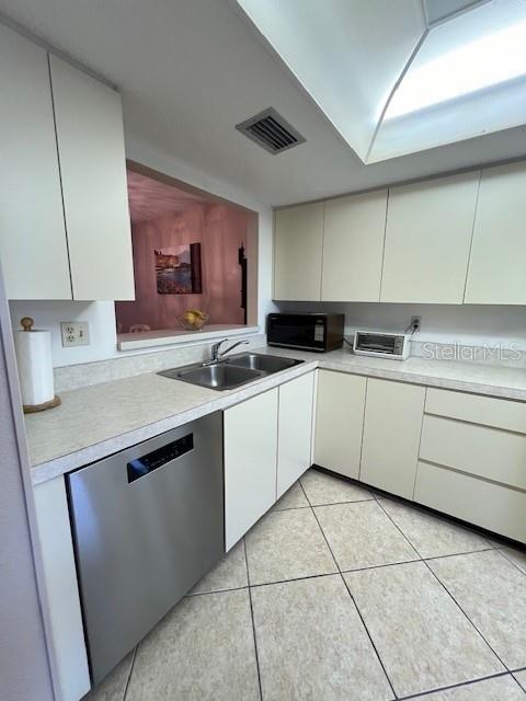 PINEWOOD VILLAGE IV - Residential Lease