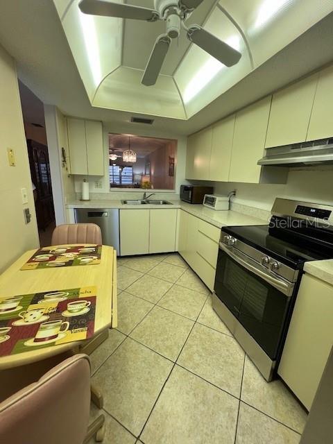PINEWOOD VILLAGE IV - Residential Lease