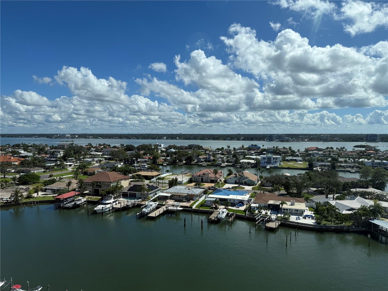 31 ISLAND WAY 1107