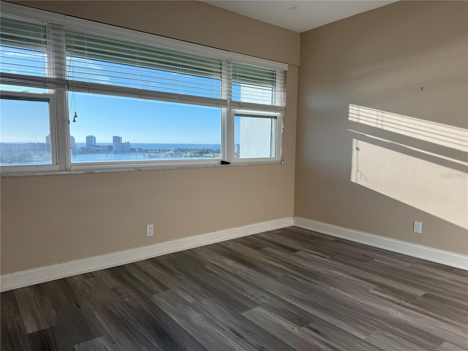 HORIZON HOUSE CO-OP - Residential