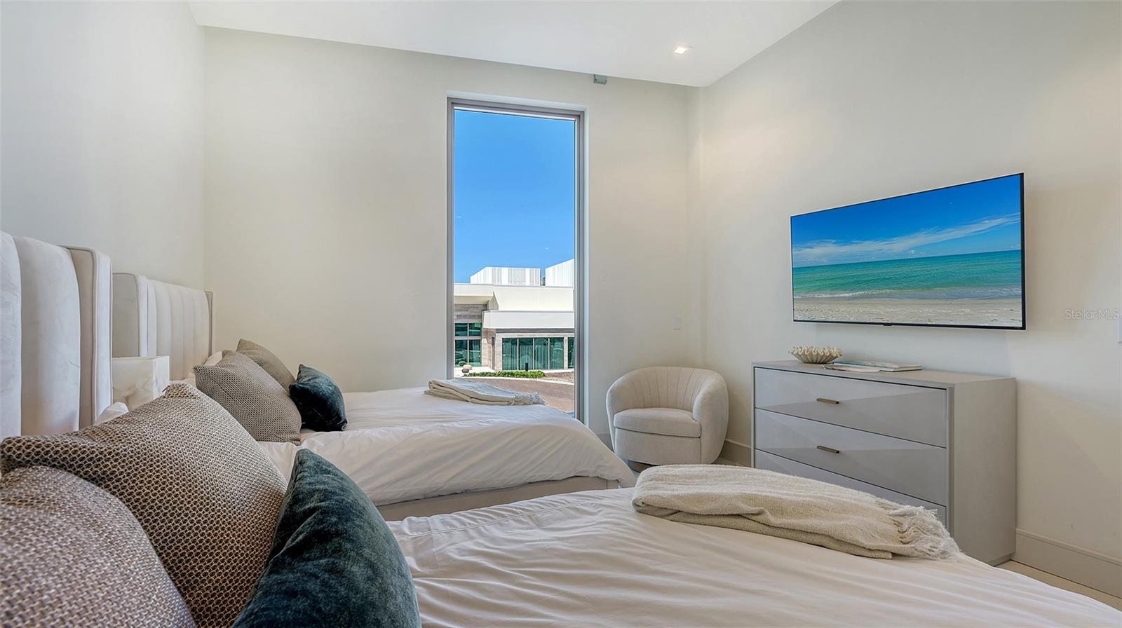 CONDOMINIUM RESIDENCES AT LONGBOAT KEY - Residential Lease