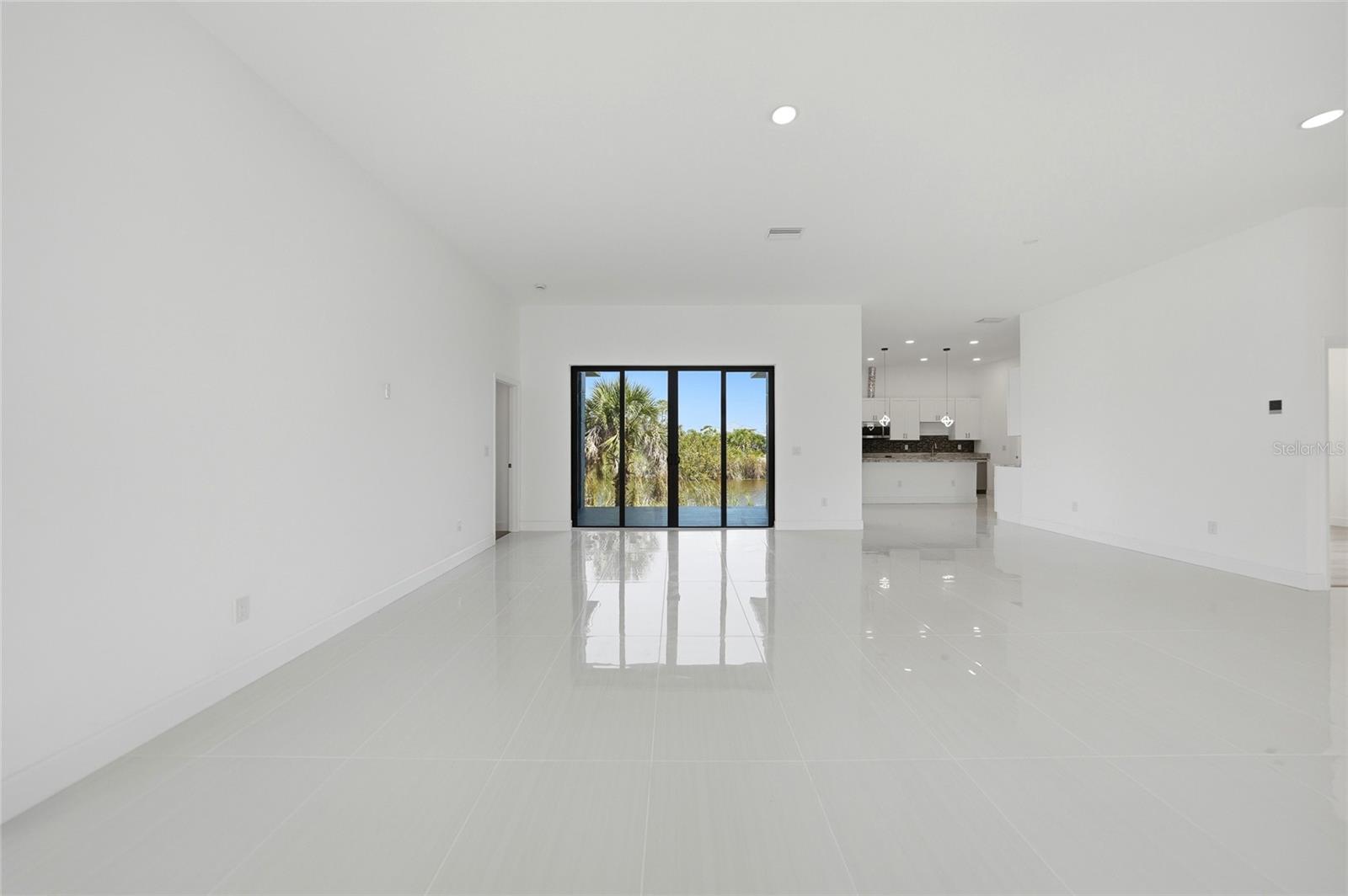 15096 LAKELAND CIRCLE