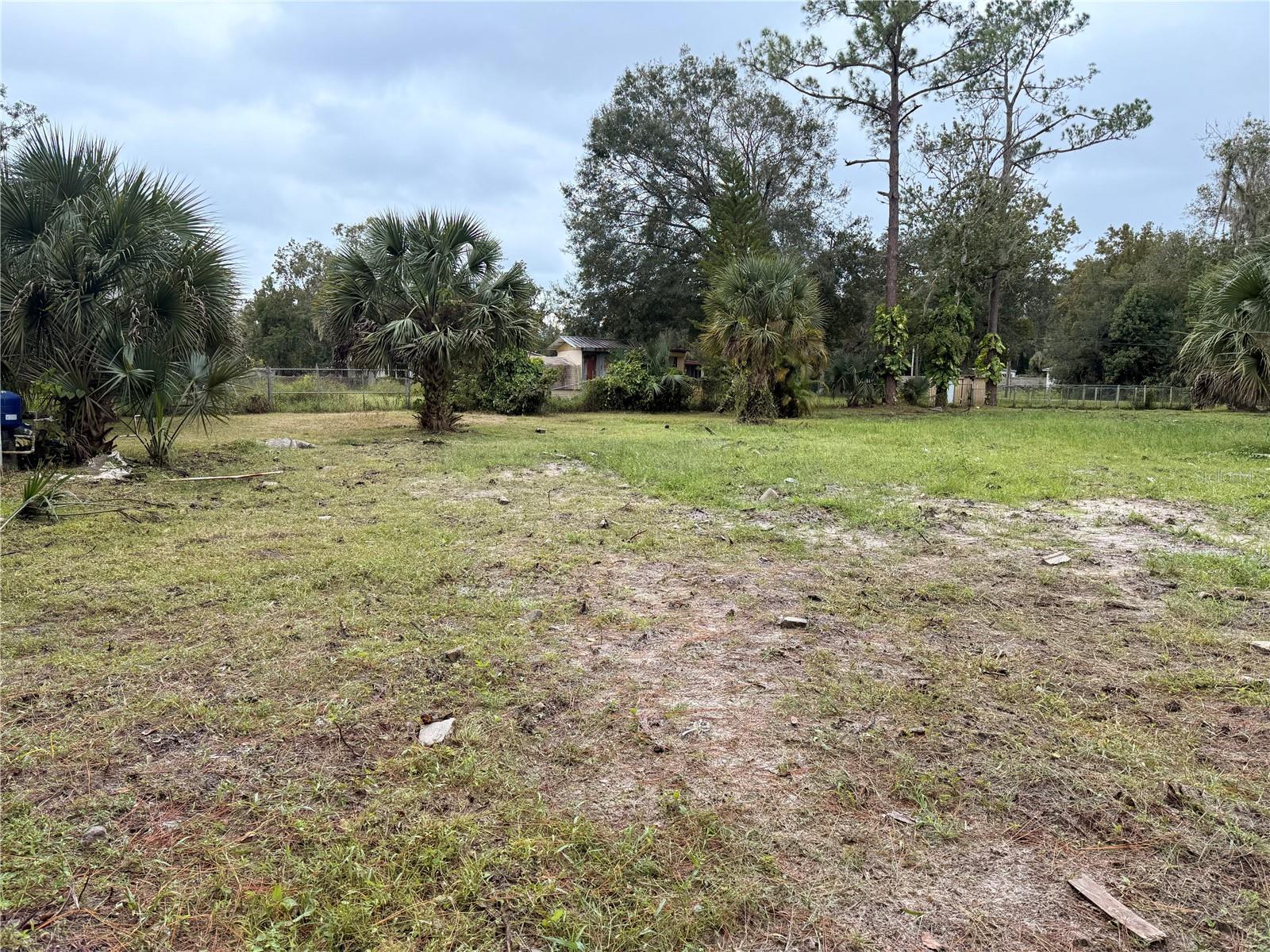 CHRISTMAS PARK FIRST ADD - Land