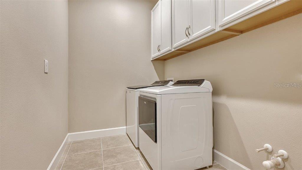 AZARIO ESPLANADE - Residential