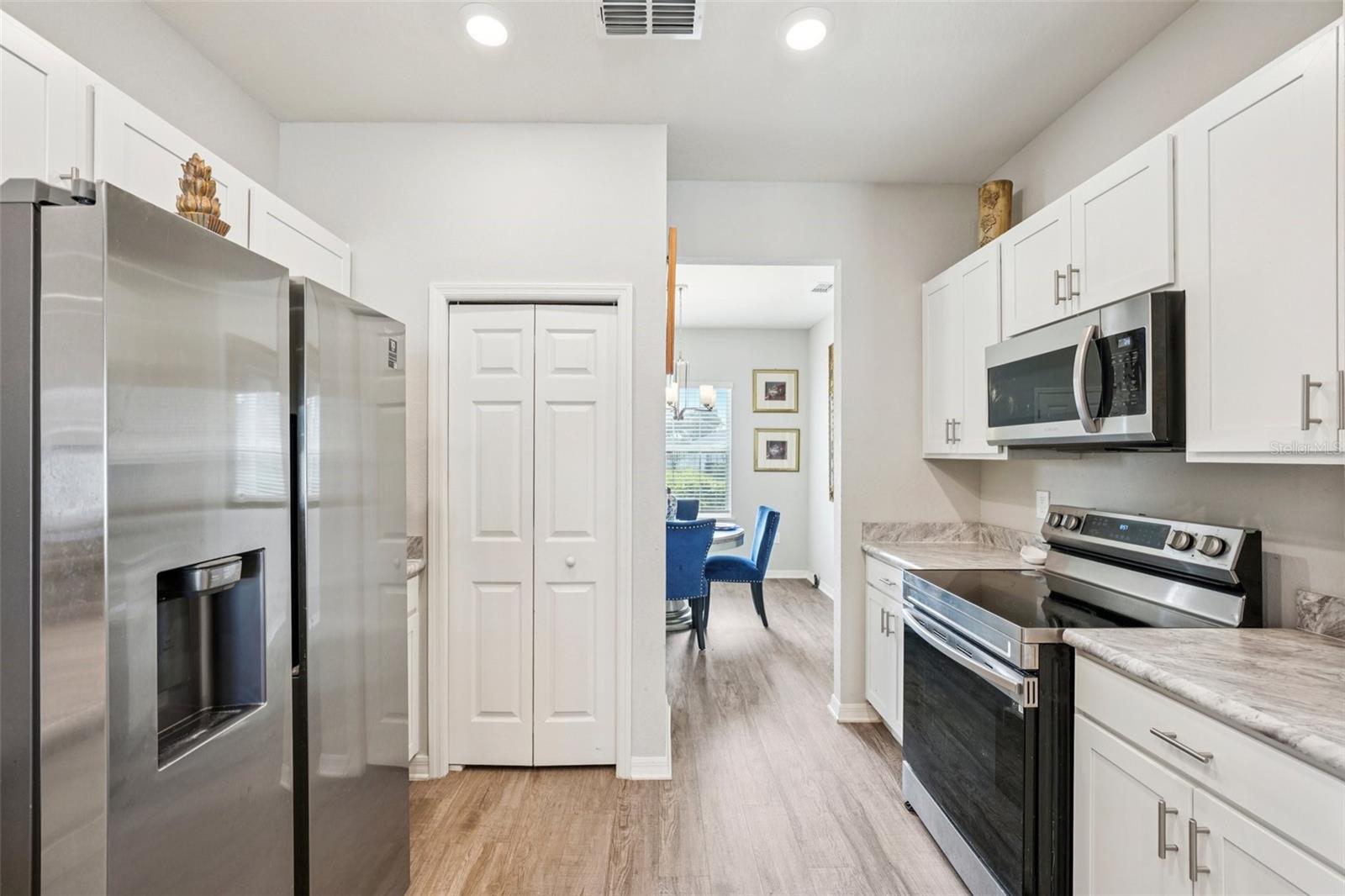 LANDINGS/EAGLE LAKE - Residential