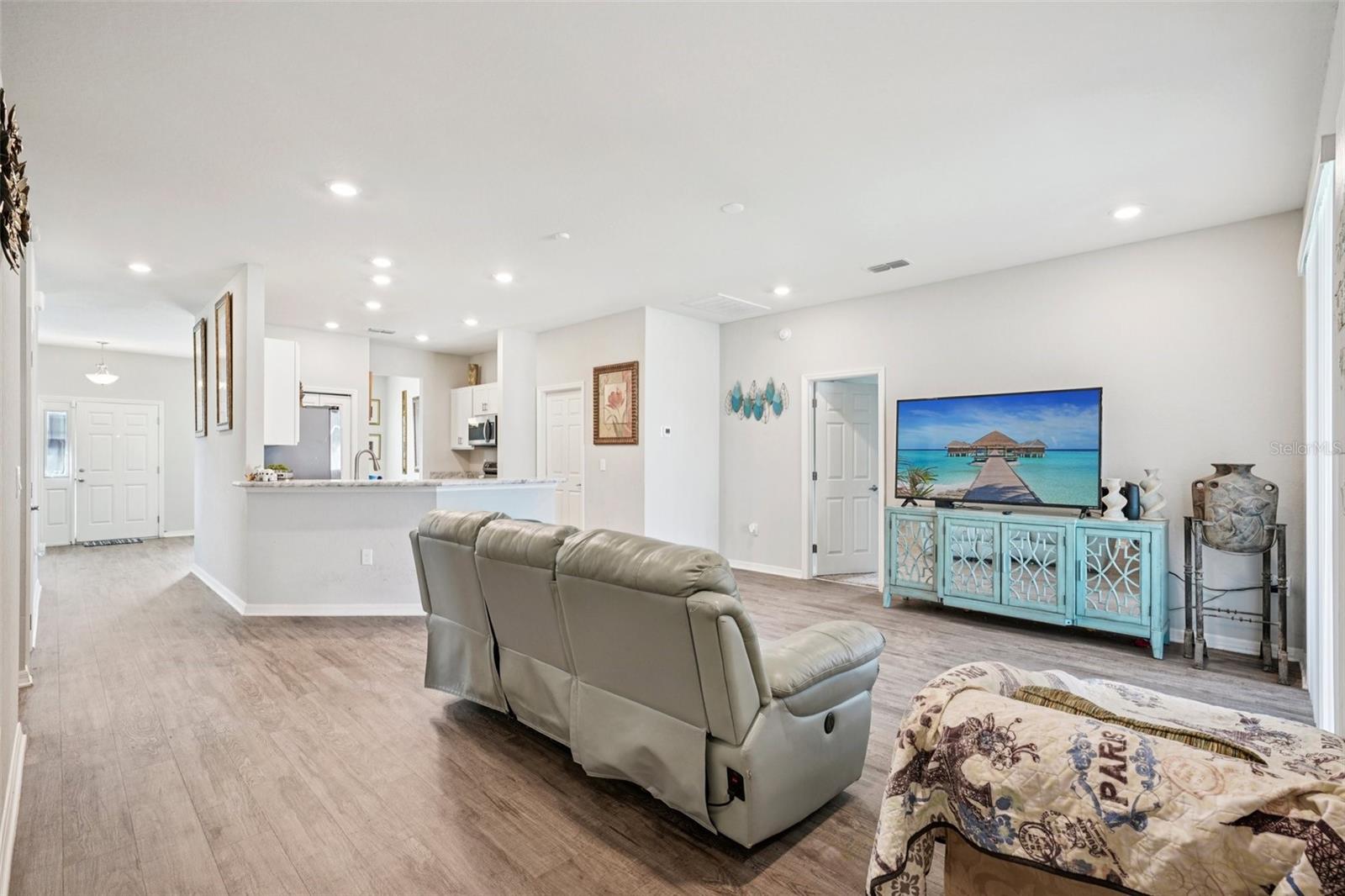 LANDINGS/EAGLE LAKE - Residential