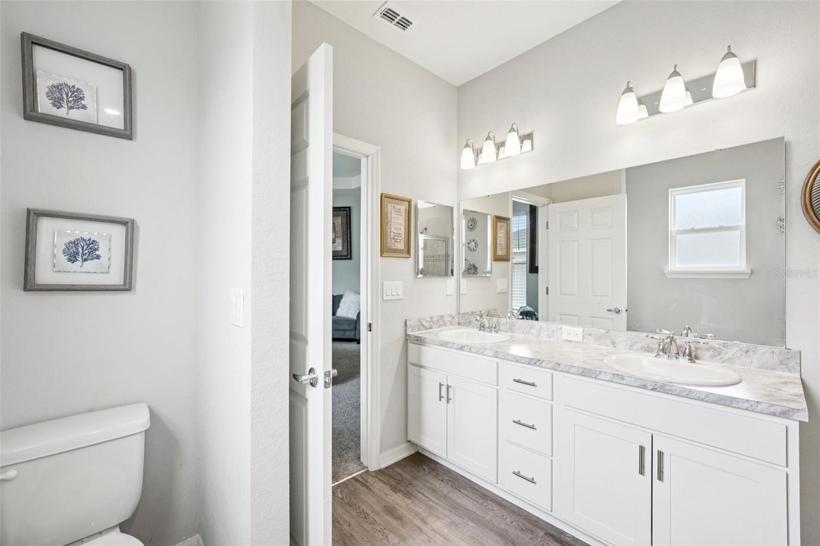 LANDINGS/EAGLE LAKE - Residential