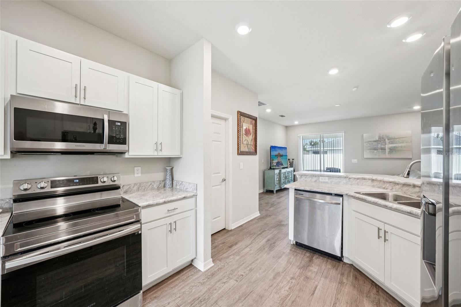 LANDINGS/EAGLE LAKE - Residential