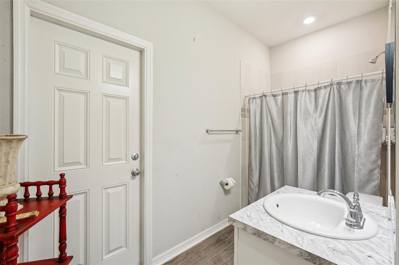 LANDINGS/EAGLE LAKE - Residential