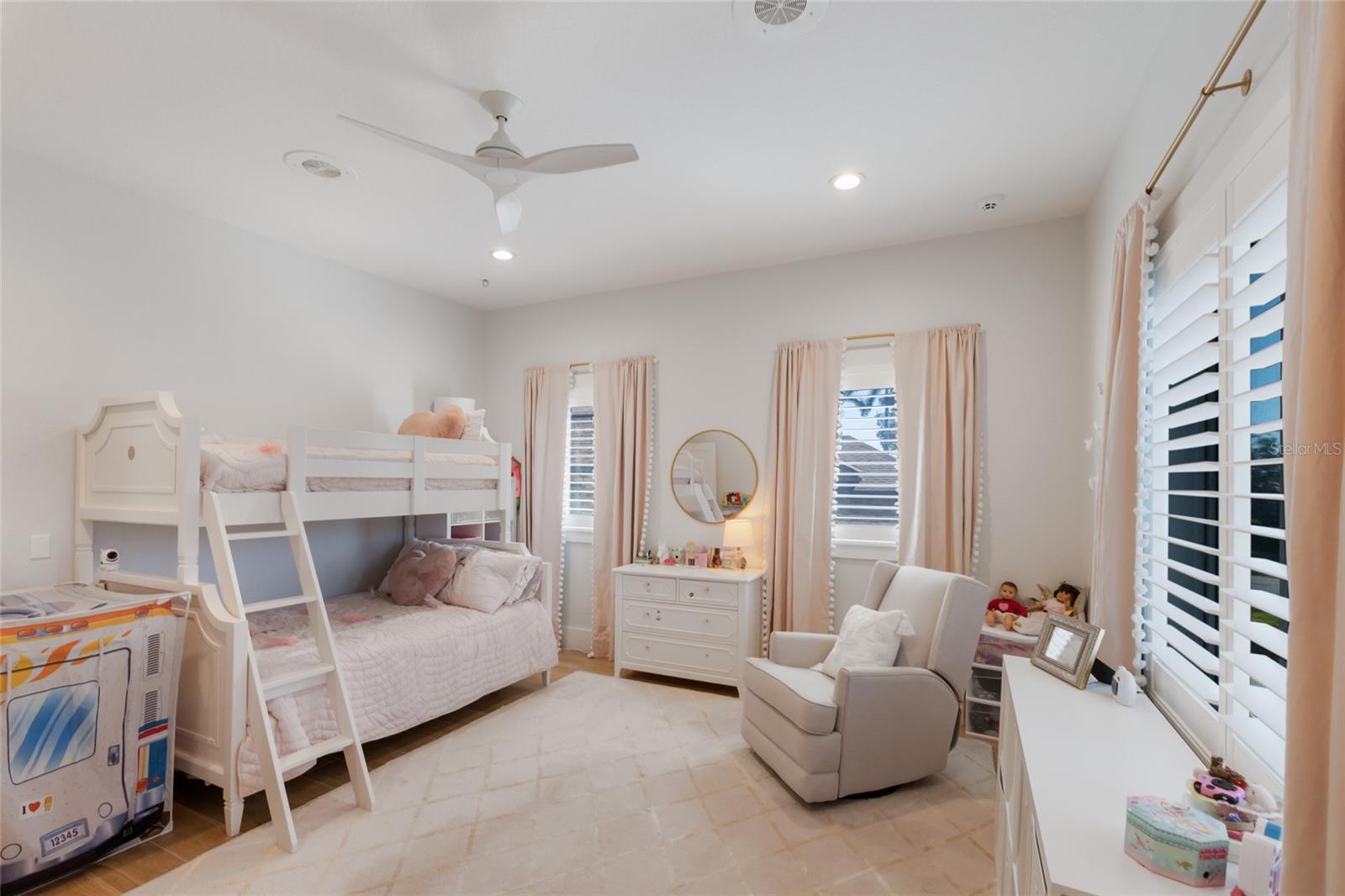 BRADLEY SHORES - Residential