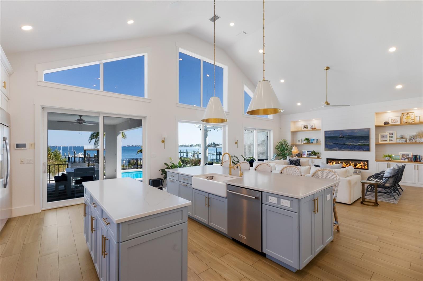 BRADLEY SHORES - Residential