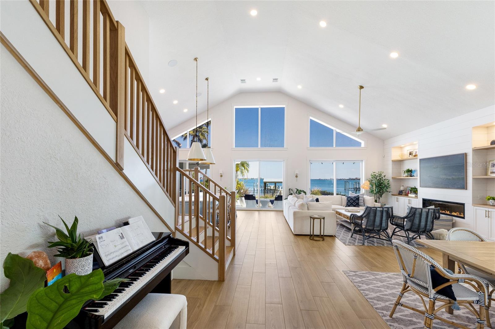 BRADLEY SHORES - Residential