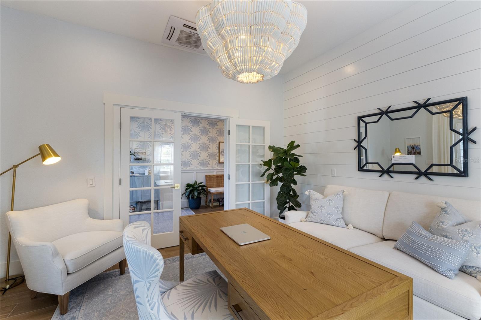 BRADLEY SHORES - Residential