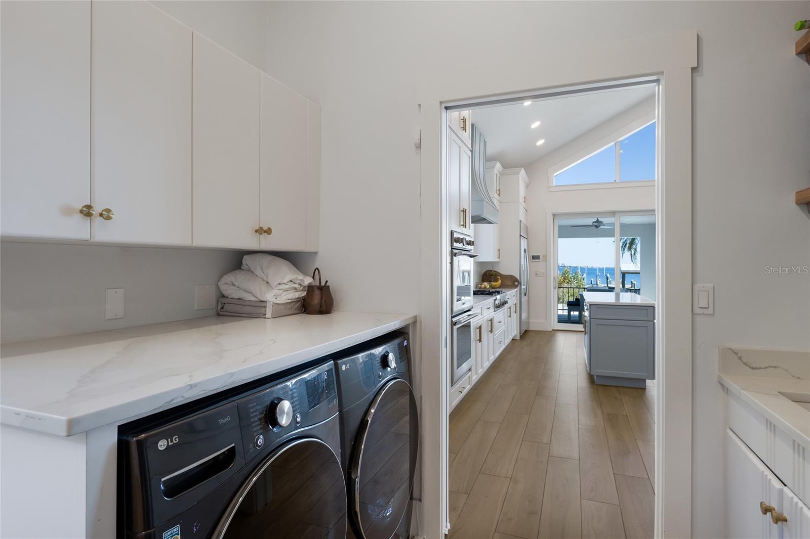 BRADLEY SHORES - Residential