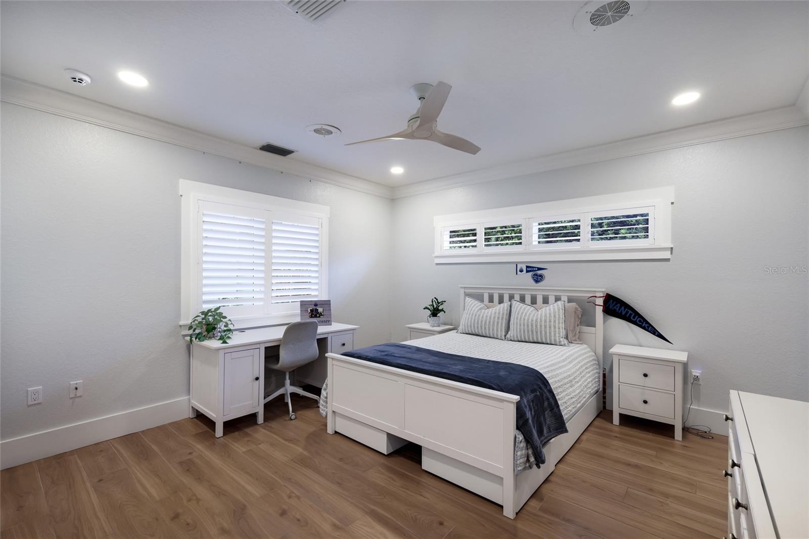 BRADLEY SHORES - Residential