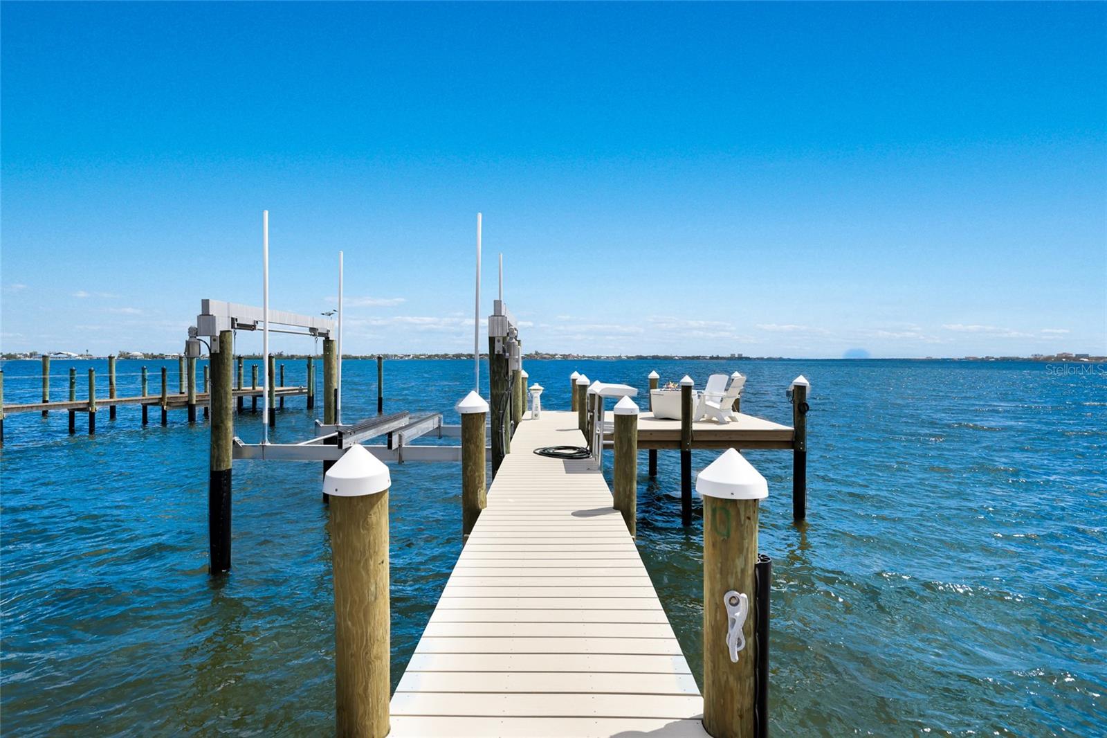 BRADLEY SHORES - Residential