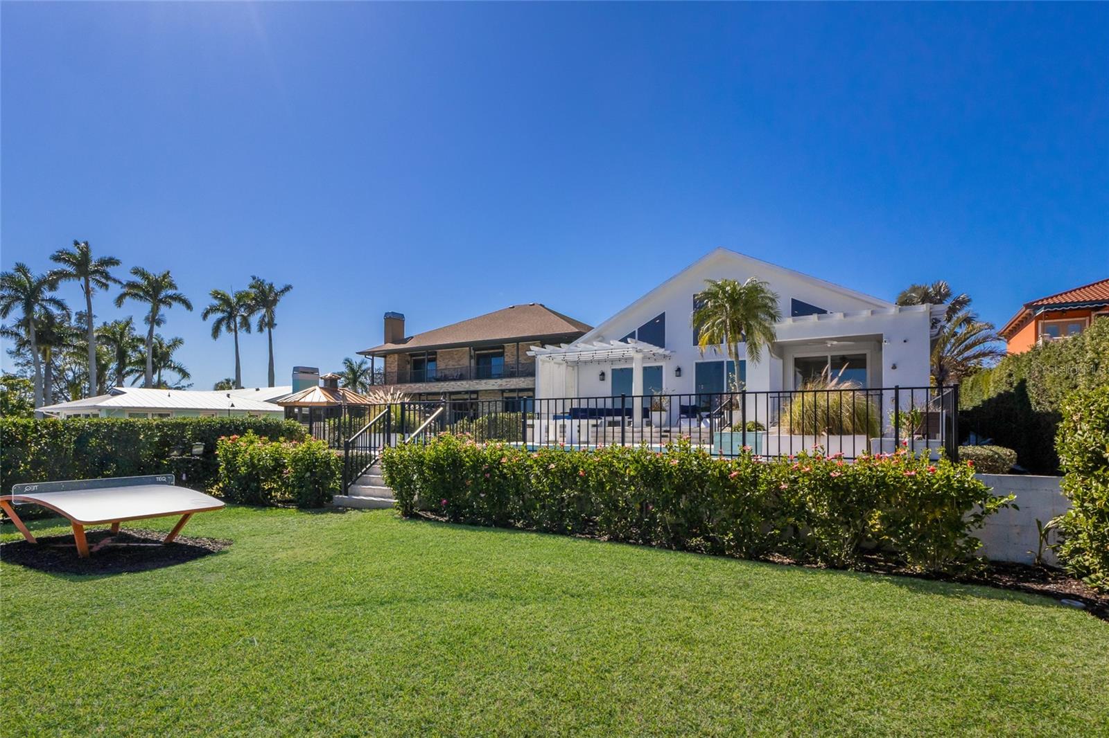 BRADLEY SHORES - Residential