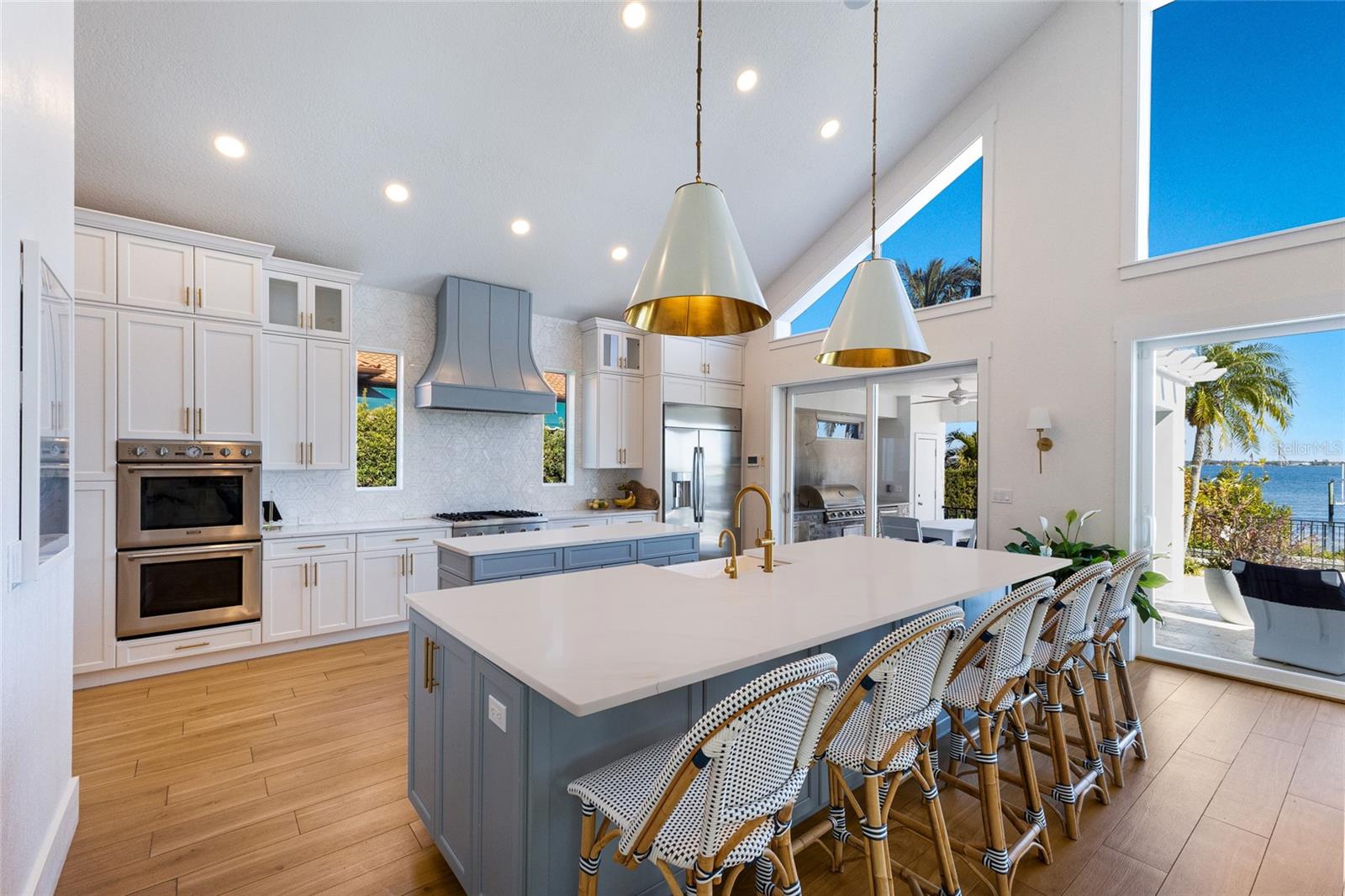 BRADLEY SHORES - Residential