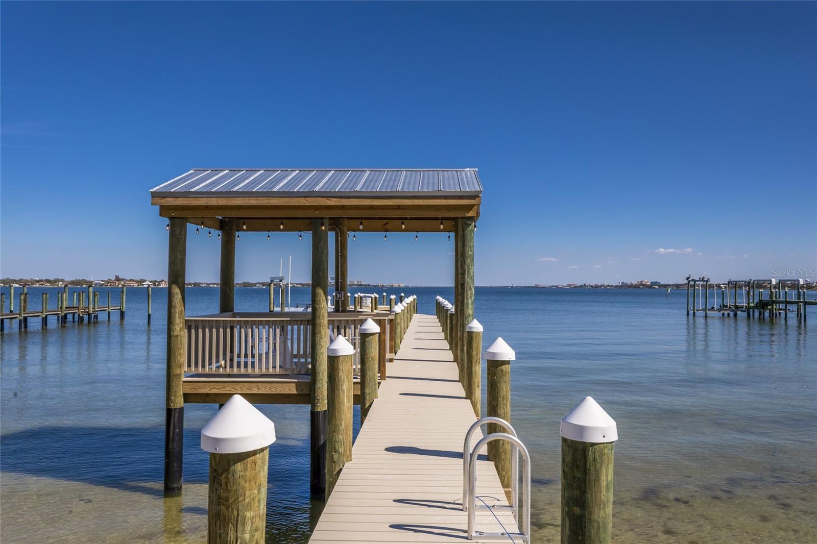 BRADLEY SHORES - Residential