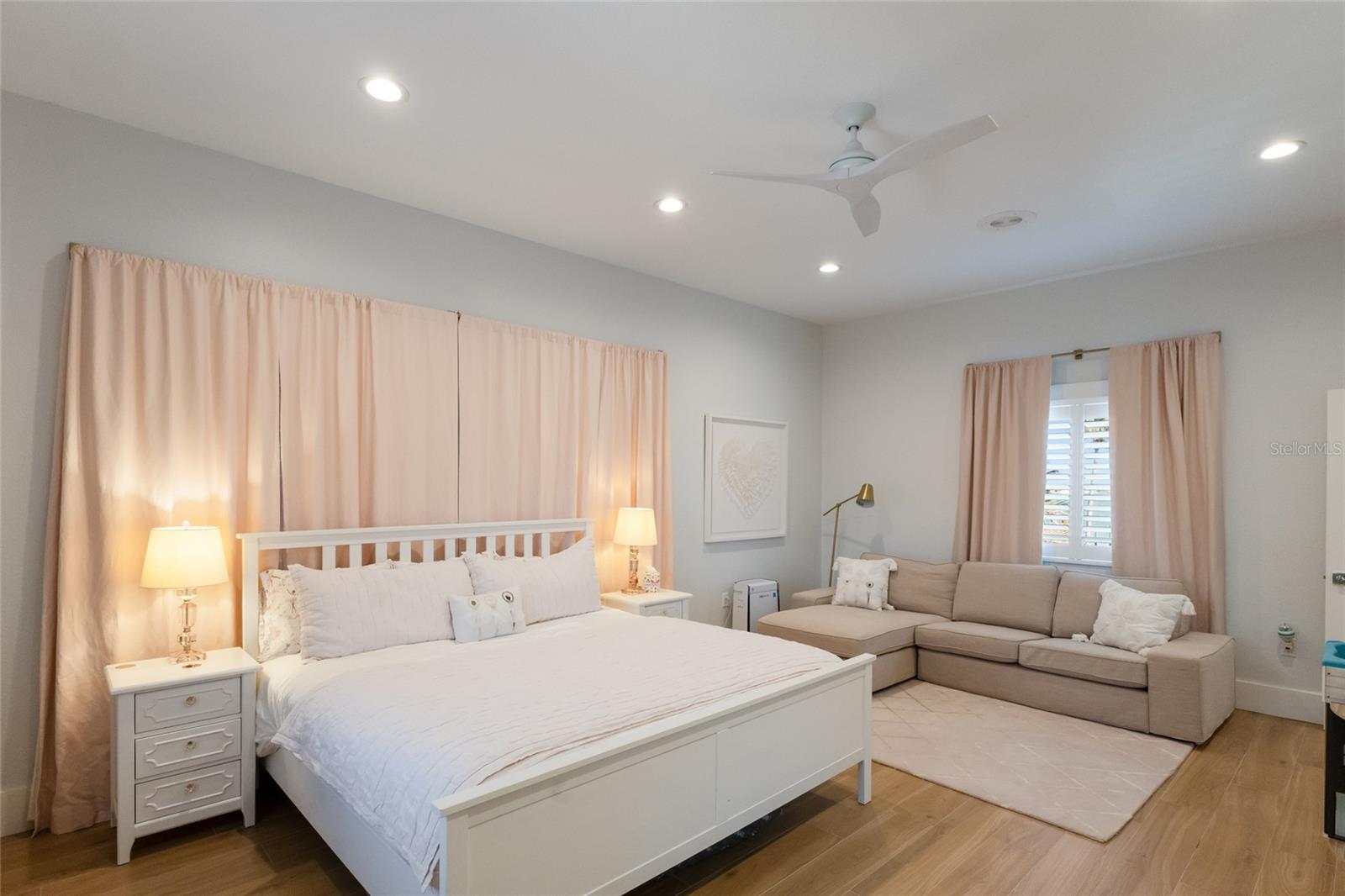 BRADLEY SHORES - Residential