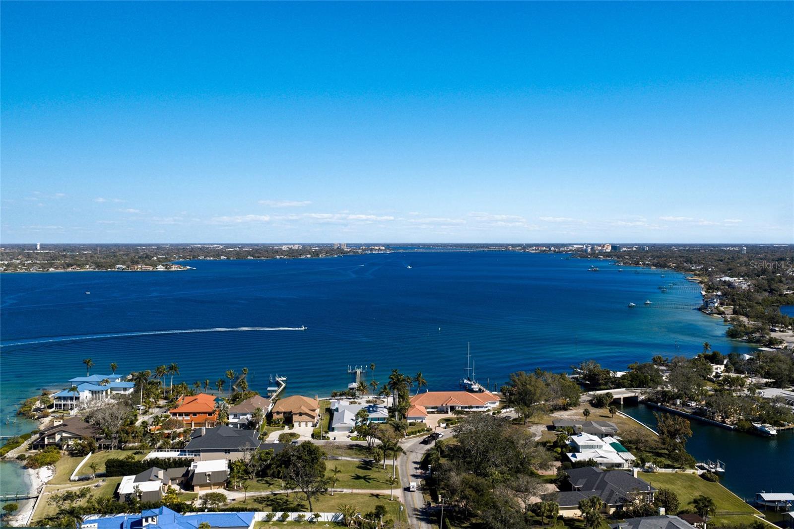 BRADLEY SHORES - Residential