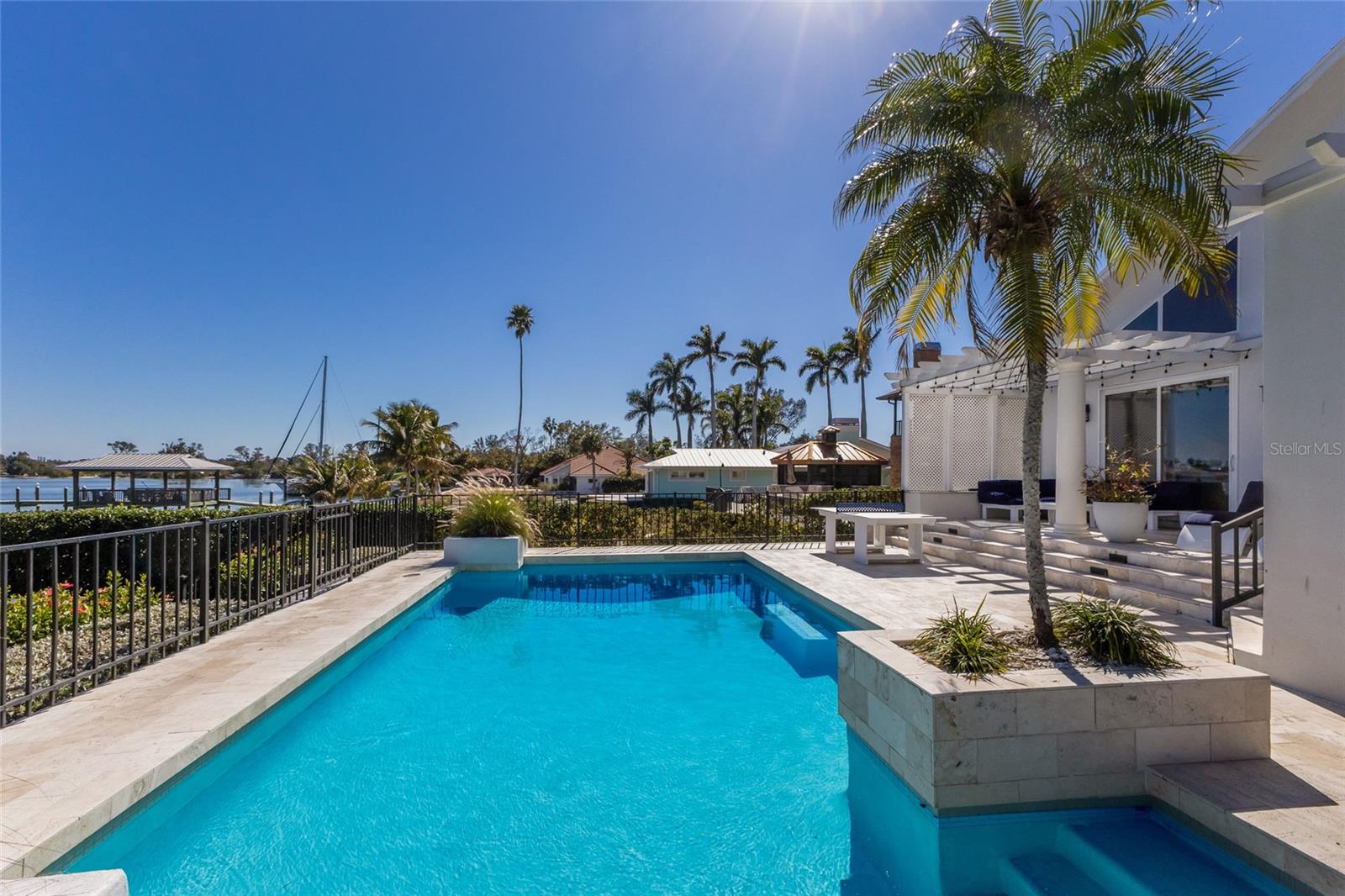 BRADLEY SHORES - Residential