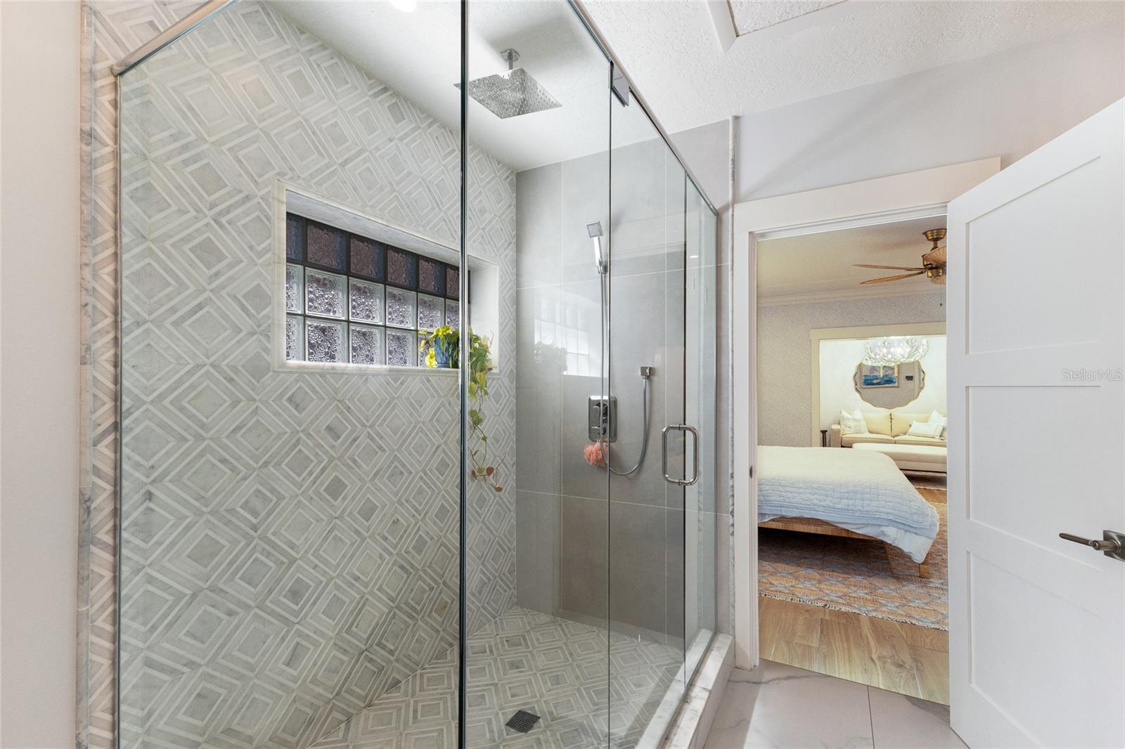 BRADLEY SHORES - Residential