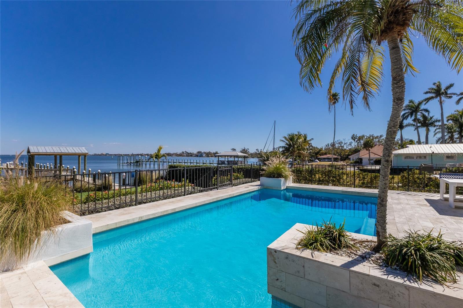 BRADLEY SHORES - Residential